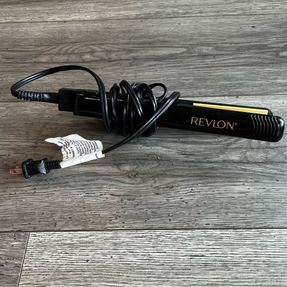 Revlon Hair Straightener Hot Hair Tool with Auto Shutoff 1 Inch Black